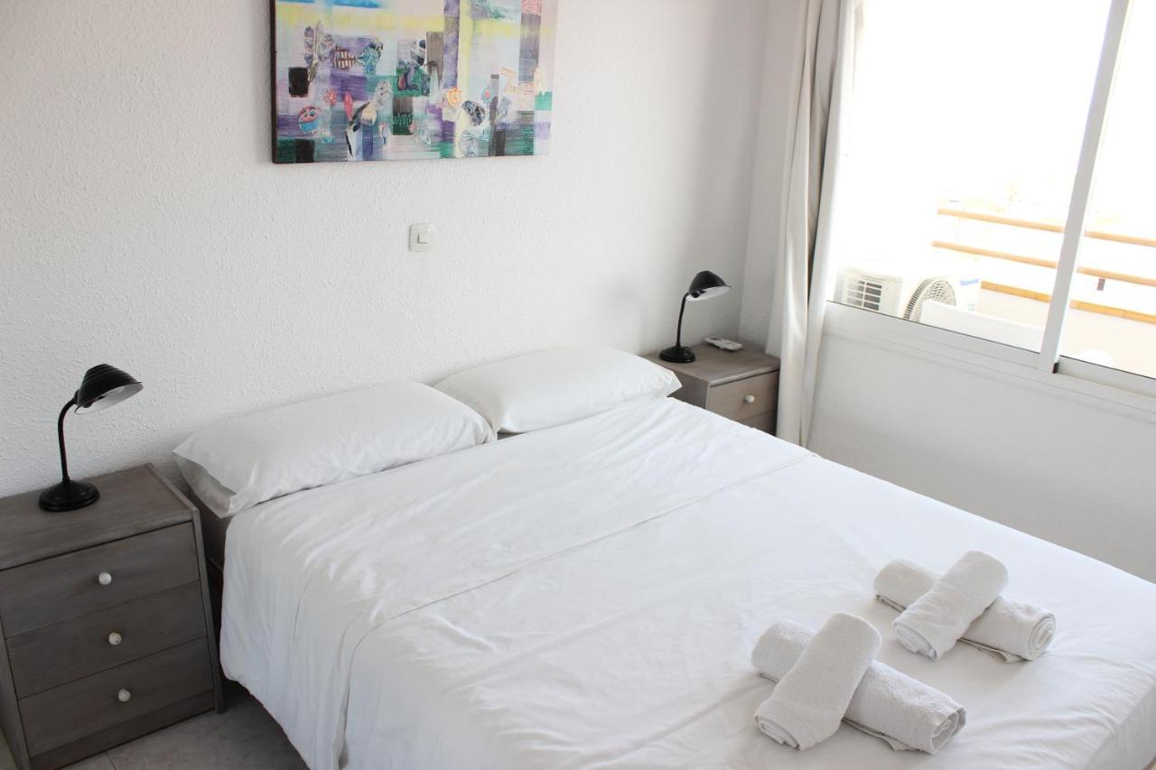 Beautiful Apartment In Front Of Beach, Pool, View Roses Zewnętrze zdjęcie