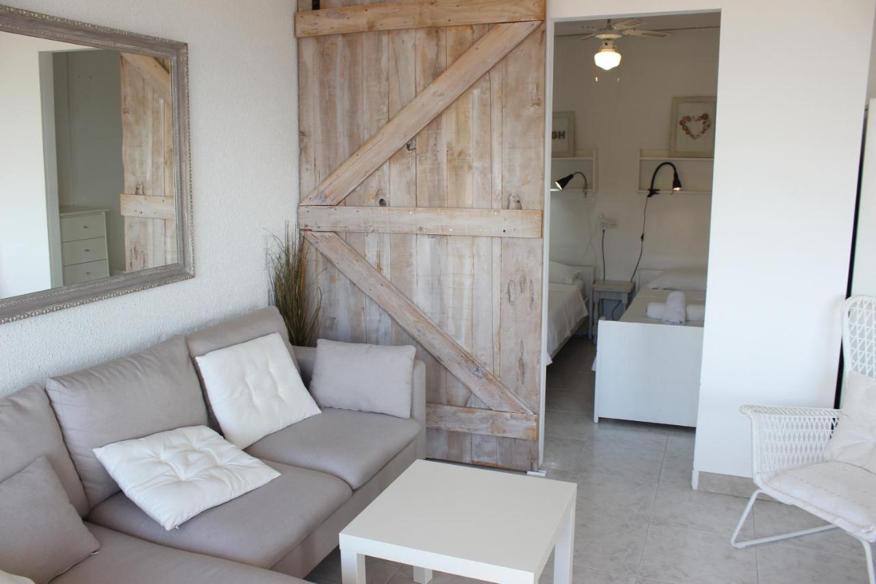 Beautiful Apartment In Front Of Beach, Pool, View Roses Zewnętrze zdjęcie