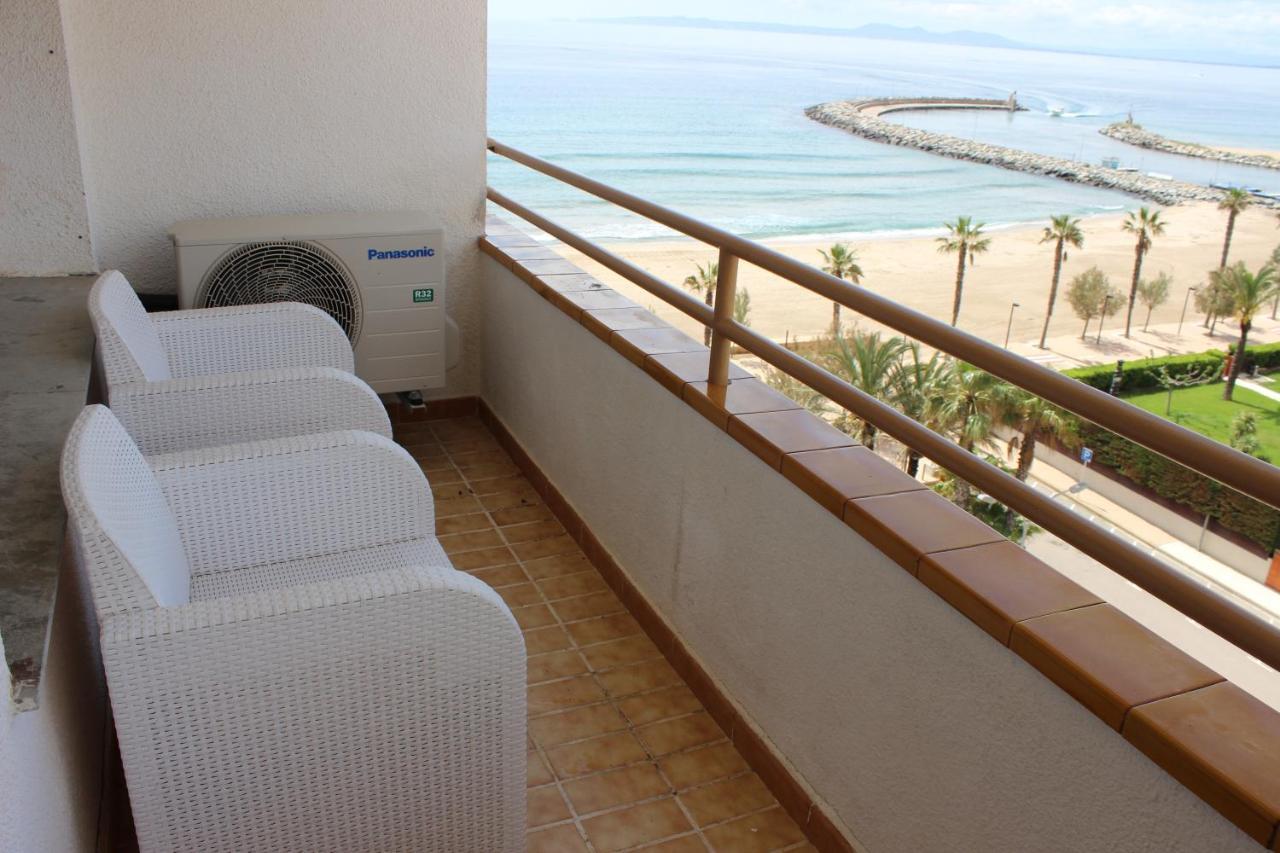 Beautiful Apartment In Front Of Beach, Pool, View Roses Zewnętrze zdjęcie