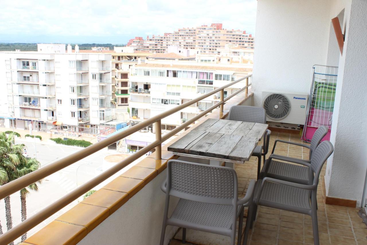 Beautiful Apartment In Front Of Beach, Pool, View Roses Zewnętrze zdjęcie