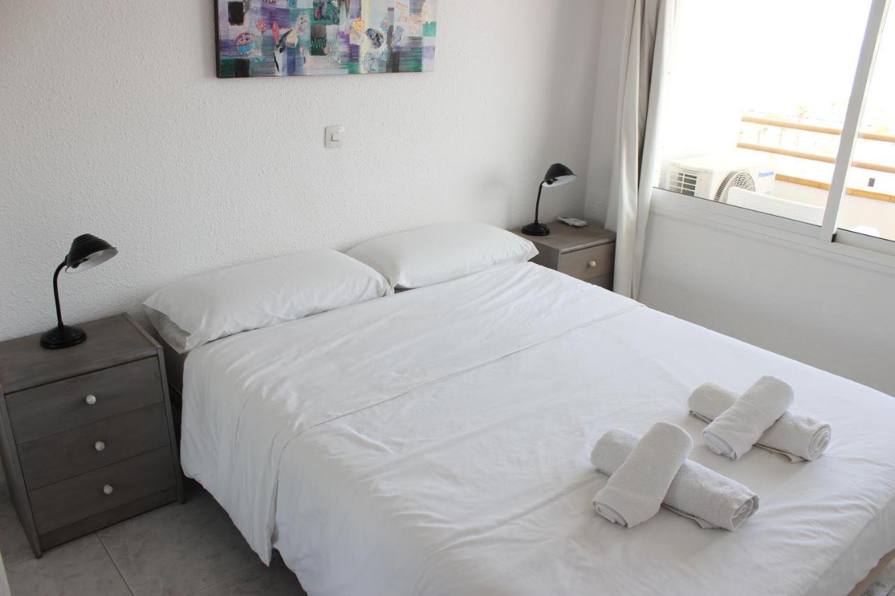 Beautiful Apartment In Front Of Beach, Pool, View Roses Zewnętrze zdjęcie