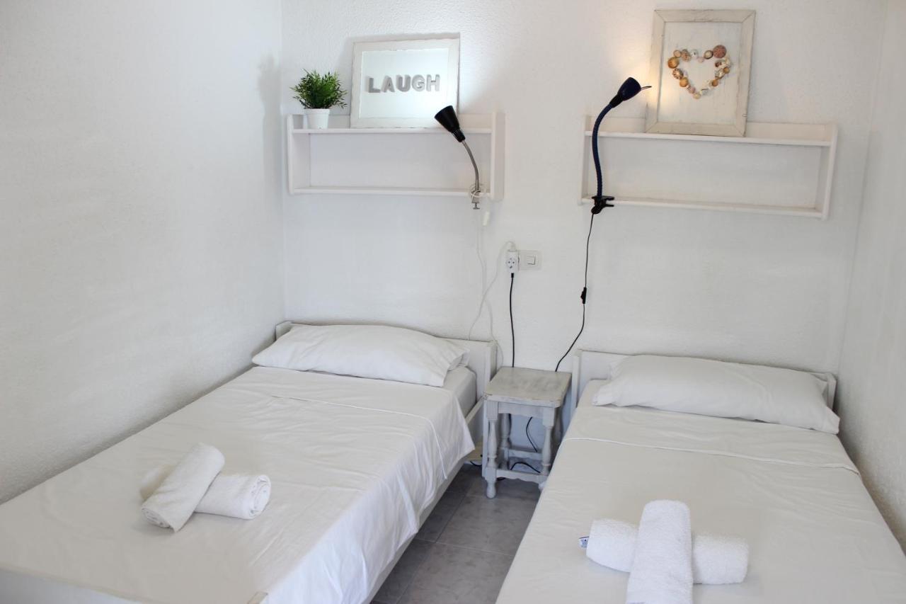 Beautiful Apartment In Front Of Beach, Pool, View Roses Zewnętrze zdjęcie