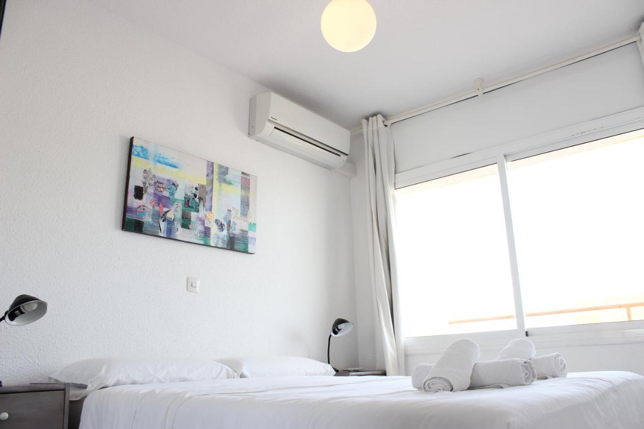 Beautiful Apartment In Front Of Beach, Pool, View Roses Zewnętrze zdjęcie