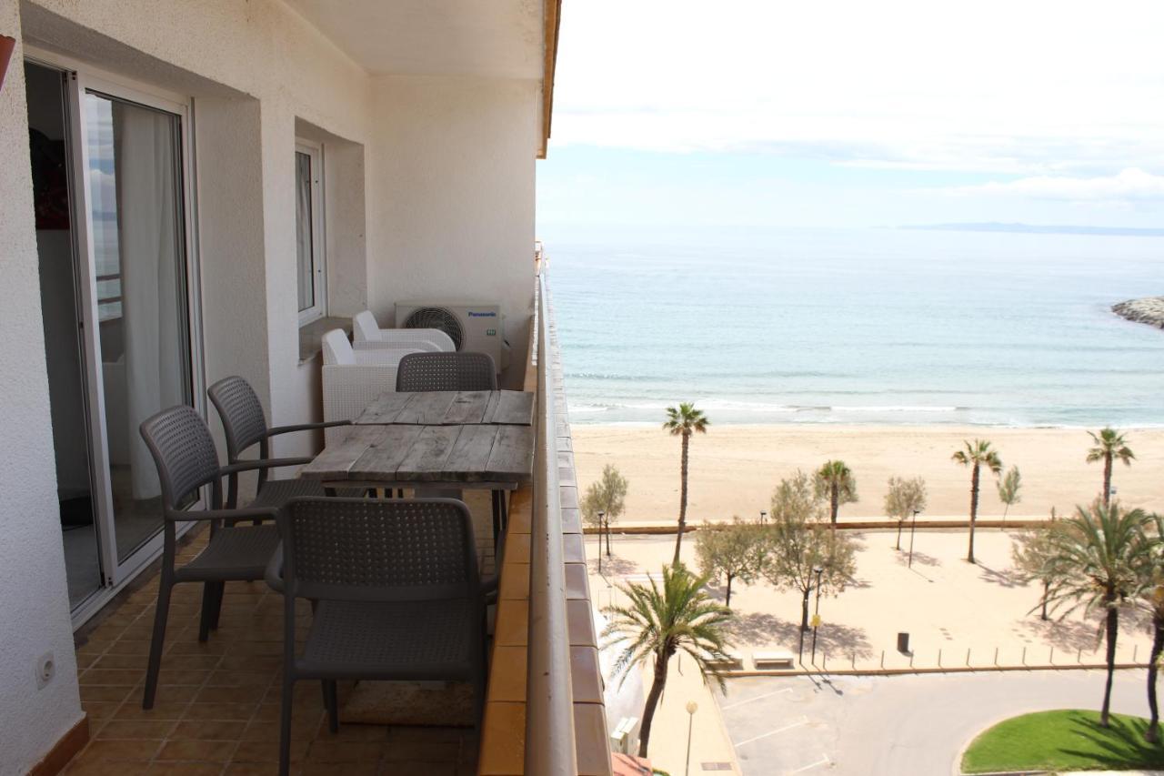 Beautiful Apartment In Front Of Beach, Pool, View Roses Zewnętrze zdjęcie
